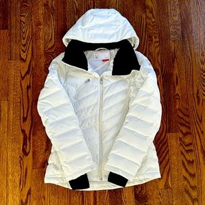Spyder Woman’s insulated ski jacket; size 6/small